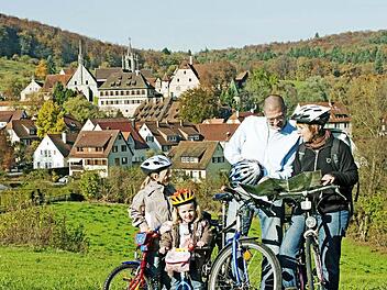 Mit dem Raderlebnis für alle Sinne hat der Landkreis Tübingen ein besonderes Angebot für Familien mit Kindern geschaffen. Foto: djd/Tourismusförderung Landkreis Tübingen/G. Groe