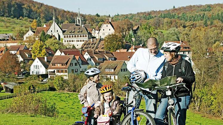 Mit dem Raderlebnis für alle Sinne hat der Landkreis Tübingen ein besonderes Angebot für Familien mit Kindern geschaffen. Foto: djd/Tourismusförderung Landkreis Tübingen/G. Groe
