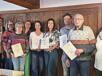 Petra Fiedler, Peter Walter, Sabine Tille, Sigrid Dormann, Heike Meier, Tanja Musiol, Christine Brandmayer, Christian Schechtel, Horst Wechler und Silke Sch&uuml;r (v.&nbsp;l.).