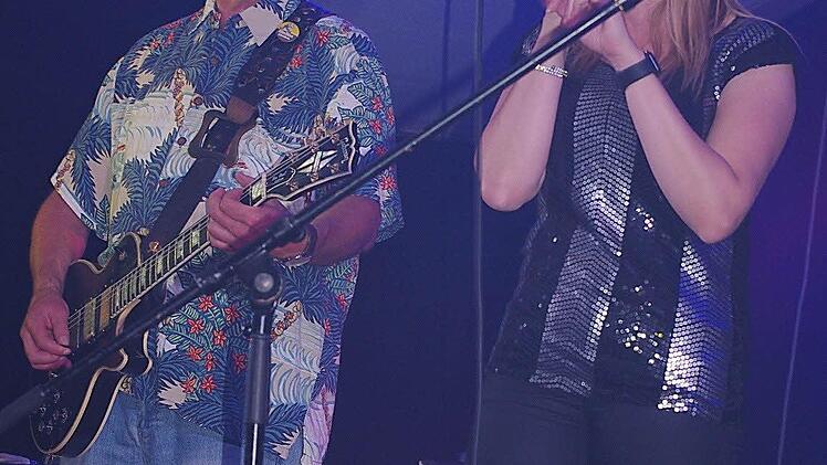ie schwedische Band "Karin Rudefelt & Dr. Blues" begeisterte mit ihrer sehr lebendig und unkonventionell daherkommenden neuen Art von Blues.  Foto: Schülein
