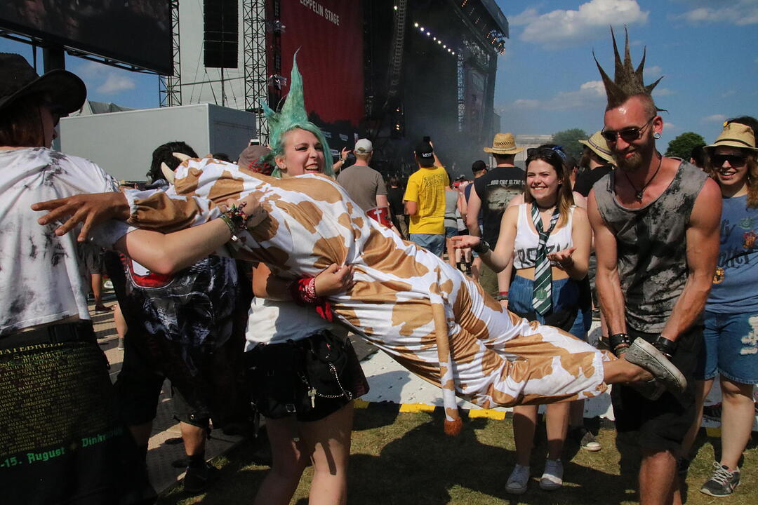 Halbnackt oder im Kostüm: Stimmung bei RIP 2017