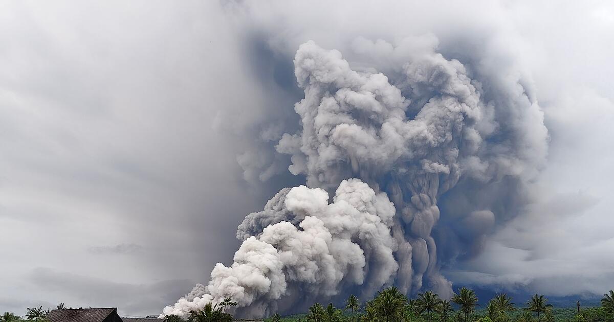 Vulkan-Semeru-ausgebrochen-Verletzte-und-schwere-Sch-den