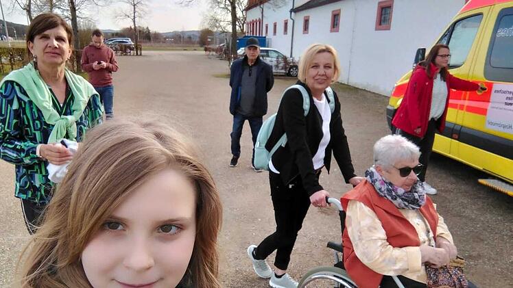 Bamberg: Hospizmobil erf&uuml;llt schwerstkranker Frau Herzenswunsch - "war &uuml;berw&auml;ltigt"