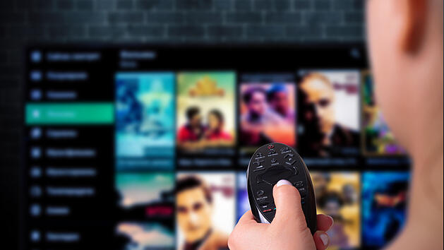 Schlafprobleme wegen Netflix: Darum schlafen Serienjunkies oft schlecht