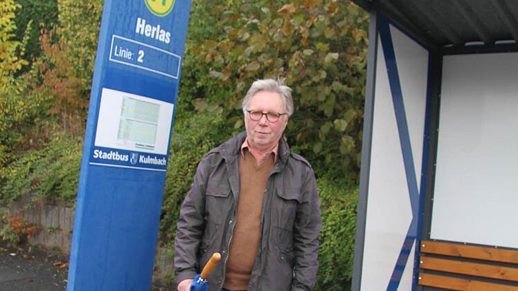 Klaus Erben aus der Herlas fährt drei bis vier Mal pro Woche mit dem Bus. "Ich komme auch mit den neuen Zeiten zurecht, aber die Leute schimpfen", sagt er. Foto: Sonny Adam