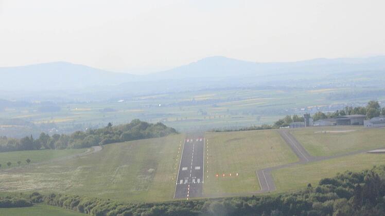 Die Start- und Landebahn der Brandensteinsebene, aus Sicht des Piloten beim Landeanflug. Foto: Simone Bastian/CT-Archiv