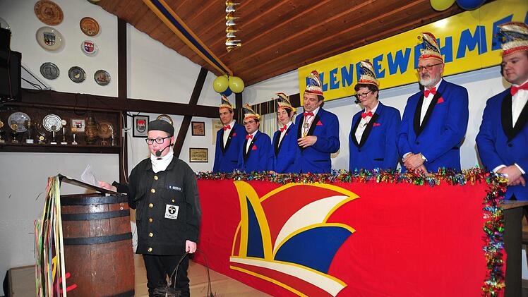 Der junge Schornsteinfegerlehrling Maurice Gessner kannte sich in den Wohnungen seiner Kundschaft schon sehr gut aus. Foto: Ewald Schlembach