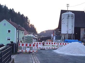 Die Ortsdurchfahrt  Wolfsberg ist seit 1.  April gesperrt und dauert voraussichtlich  bis Ende Oktober 2019.  Foto:  Franz Galster