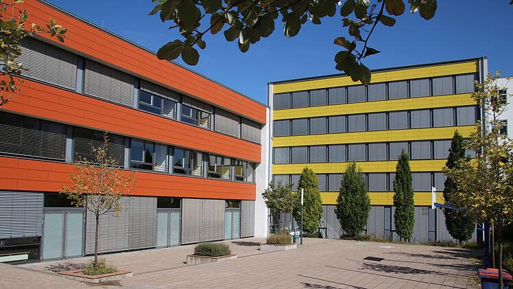 Das Schönborn-Gymnasium mit dem Erweiterungsbau heute. Foto: Thomas Mal