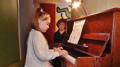 Lea Schönhals begeisterte mit dem Präludium e-Moll von Johann Sebastian Bach.