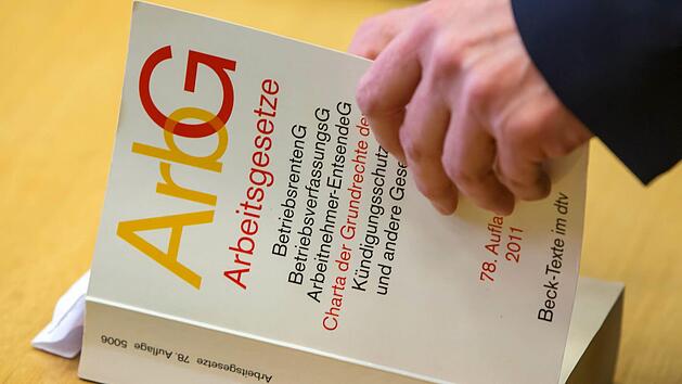 Ein heikler Fall mit politischer Dimension wurde gestern vor dem Arbeitsgericht Bayreuth verhandelt: Ein Mitarbeiter der Stadt Kulmbach wehrte sich gegen seine Entlassung.