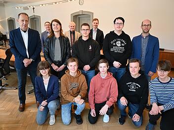 Bamberg: "Schüler experimentieren“ und "Jugend forscht“ - Stadt zeichnete die jungen Sieger aus Bamberg: "Schüler experimentieren“ und "Jugend forscht“ - Stadt zeichnete die jungen Sieger aus