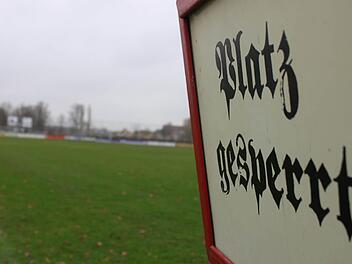 Der Spielbetrieb ruht am Wochenende in den Kreisligen, Kreisklassen, A- und B-Klassen der Fußball-Kreise Würzburg, Schweinfurt und Rhön. In den Bezirksligen und Landesligen wird gespielt. Foto: Ludwig