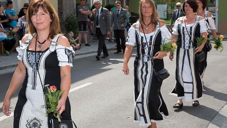 Diese Damen vertraten die Soldatenkameradschaft Kösten. Foto: Klaus Gagel