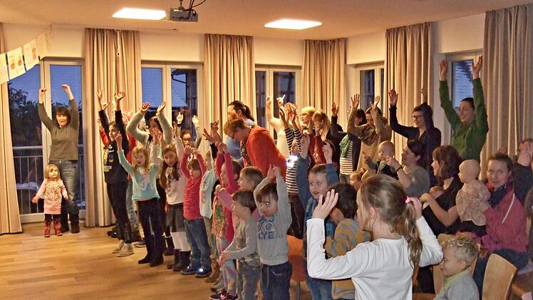 So richtig hellwach. Kinder, die an der Betthupferlwoche der evangelischen Kirchengemeinde Untermerzbach im Gemeindehaus Memmelsdorf teilnahmen, sind vor dem Schlafengehen gar nicht müde. Sonja von Aschen
