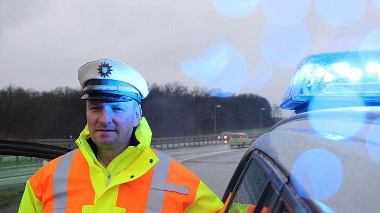 Hauptkommissar Bernhard Meyer ist seit 25 Jahren auf unterfränkischen Autobahnen im Einsatz.  Foto: Benedikt Borst
