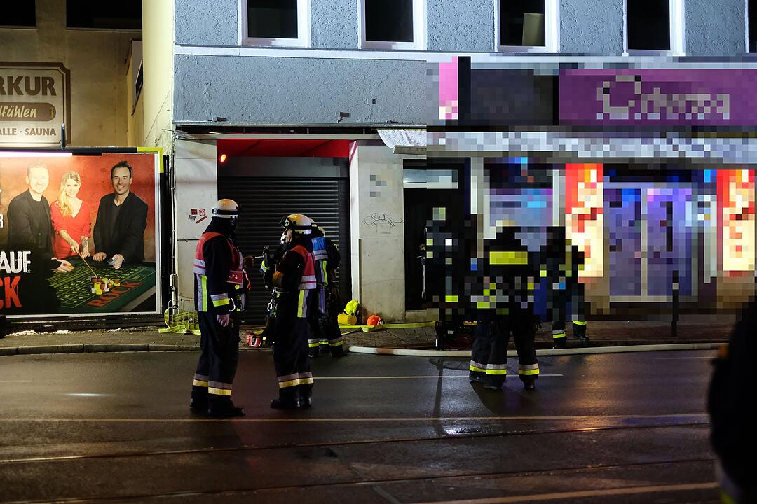 Mehrfamilienhaus in Nürnberg brennt: 12 Verletzte