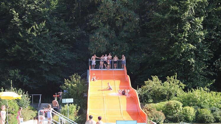 Beliebt vor allem bei jungen Badeg&auml;sten: die Rutsche.Foto: Stefanie Gleixner