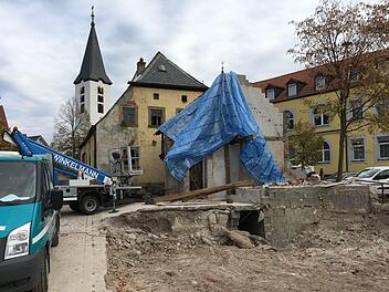 Eine fast freie Fläche gibt es nun da, wo bisher der nicht historische Mühlenanbau stand. Foto: Anette Schreiber