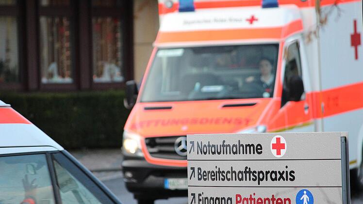 Die Besuchszeiten an den Haßberg-Kliniken sind streng geregelt. Operationen und Voruntersuchungen sind weiterhin möglich - aber nur mit vorherigem Test. Archivfoto: Eckehard Kiesewetter