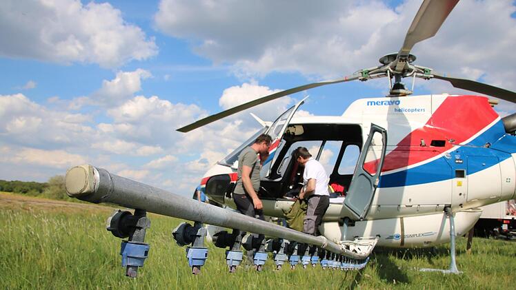 Eindrücke rund um die Schwammspinner-Befliegung. Foto: Ralf Ruppert