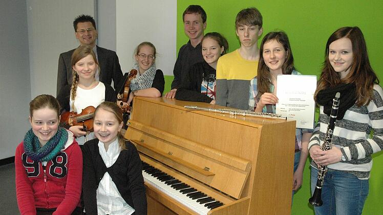 Sie habe Grund zu strahlen: Die professionelle Vorbereitung auf den Wettbewerb "Jugend musiziert" bescherte dem Markgraf-Georg-Friedrich-Gymnasium elf bestplatzierte Preisträger.