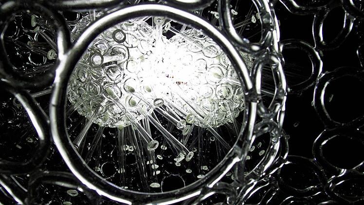 Susan Liebold: V2222 - lost and found (4. Coburger Glaspreis 2014)Foto: Jochen Berger