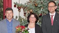 BLSV-Kreisvorsitzender Carsten Joneitis, Irene Karger, Vorsitzender Matthias Karger (v.l.) Foto: p