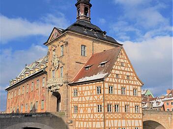 Bamberg zeigt seine Solidarität mit den Menschen in der Ukraine: Das Alte Rathaus wird in den Farben des Landes erstrahlen