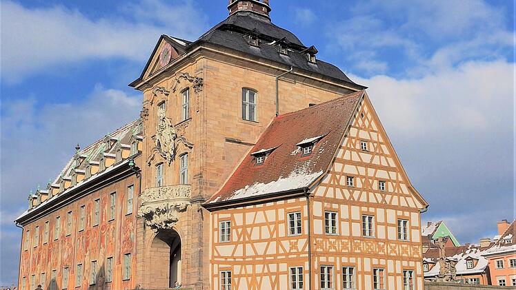 Bamberg zeigt seine Solidarität mit den Menschen in der Ukraine: Das Alte Rathaus wird in den Farben des Landes erstrahlen
