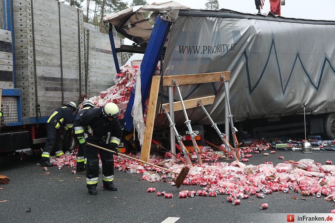 Schwerer Unfall auf A6 im Kreis Roth: Schaulustige behindern Einsatzkräfte