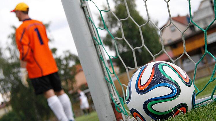 Die Bezirksliga-Vereine Riedenberg und Thulba haben schwere Ausw&auml;rtsspiele vor sich.