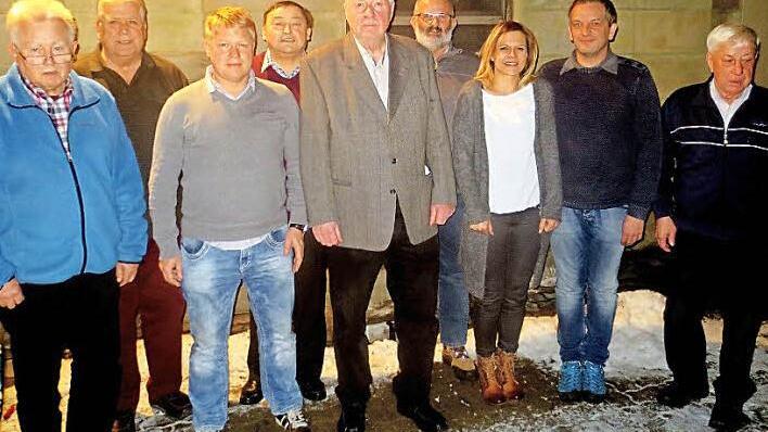 Der SPD-Ortsverein Schwürbitz hat gewählt. Unser Foto zeigt von links Felix Peters, Heinz Hillebrand, Peter Fack, Roland Braun, Paul Habich, Peter Lauterbach, Katrin Peter, Dominik Scheler und Alfons Fack. Foto: privat