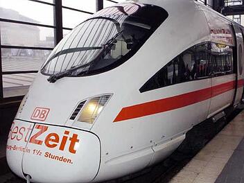In Nürnberg wird ab dem 10.Dezember.2017 fest im Fahrplan drei Mal am Tag ein ICE-Sprinter halten, der es ermöglicht in drei Stunden in Berlin zu sein. Symbolfoto: Bernd Settnik