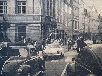 Coburg im September 1963:  Verkehrschaos zwischen Spitaltor und Steinweg.Foto: CT-Archiv/Heinz Kiesewetter