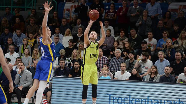 Bryce Alford trifft aus der Distanz. Foto: Peter Mularczyk