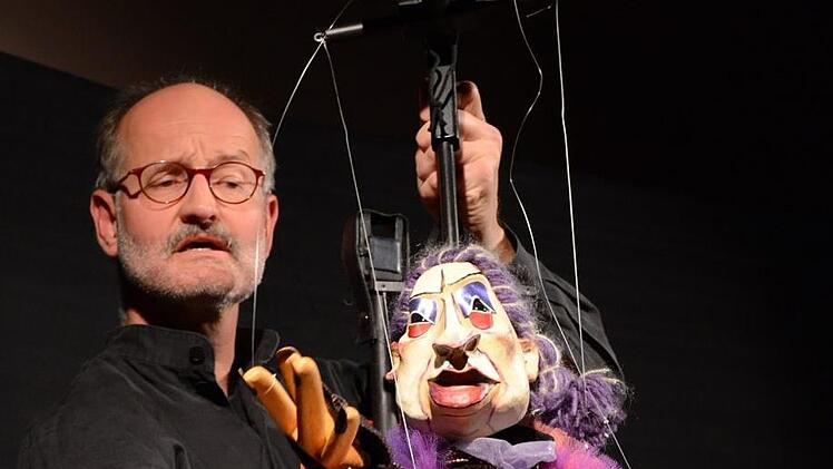 Die Galerie Form und Farbe bringt kulturelles Leben in die Stadt. Das Bild zeigt den Künstler Thomas Glasmeyer. Foto: Martin Stumpf