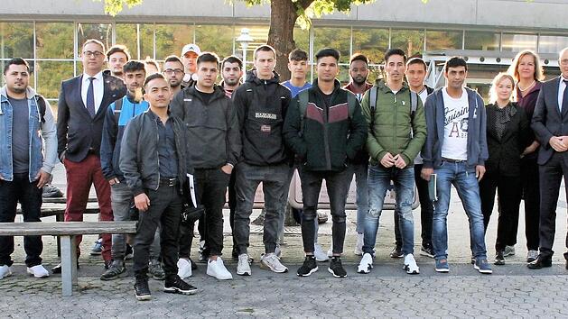 Diesmal haben 18 junge M&auml;nner, die als Fl&uuml;chtlinge nach Deutschland gekommen sind oder Integrationsschwierigkeiten haben, ihre Ausbildung in der Coburger "1+3"-Klasse aufgenommen. Foto: privat