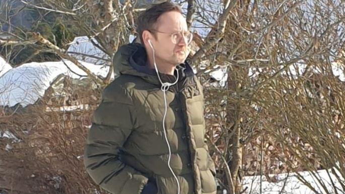 Statt in der freien Natur drehe ich in der Quarantäne im heimischen Garten meine tägliche Runde.