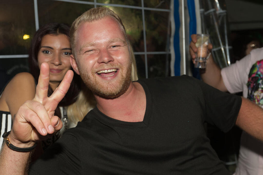Freitag: Bieranstich & Partyband