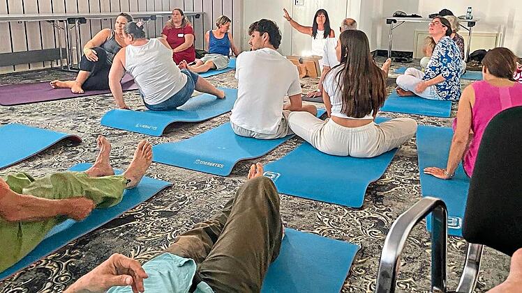 Zum 30. Bestehen des Bad Kissinger Kneipp-Vereins gab es einen Gesundheitstag mit Bewegungsaktivit&auml;ten, Meditationen, Klangreise und Achtsamkeits&uuml;bungen, K&ouml;rper und Geist in Einklang zu bringen.Christian Booms