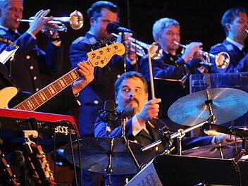 Rhythmischer Mittelpunkt: Ralph Winter Foto: Gerd Schaar