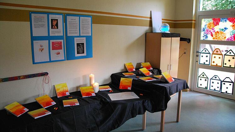 ein blick in den Ausstellungsraum im Kindergarten, in dem beachtliche Kunstwerke zu bewundern waren.   Foto: Ewald Stretz