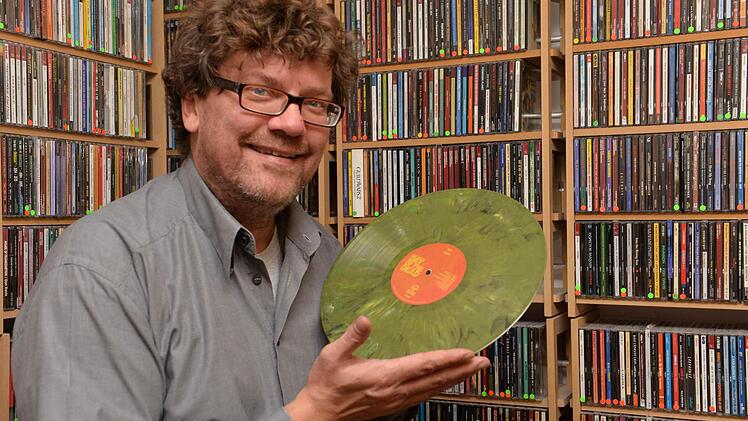 CD oder Vinyl: Ronald Rinklef hat 7000 Scheiben mit Filmmusik.Foto: Matthias Einwag