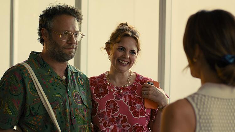 Will (Seth Rogen) und Jenna (Rachel Rosenbloom) engagieren Sylvia (Rose Byrne) als Hochzeitsplanerin - und alle machen immer wieder gute Miene zu einem Spiel, das zwar nicht böse, aber ziemlich belastet ist.