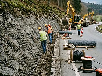 Felssicherungsma&szlig;nahmen an einer Landstra&szlig;e