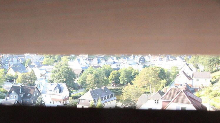 Blick durch die Lamellen des Glockenturms  Foto: Friedwald Schedel