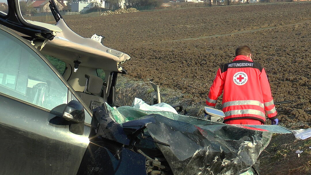 Kreis Haßberge: 29-Jährige stirbt bei schwerem Frontal-Crash