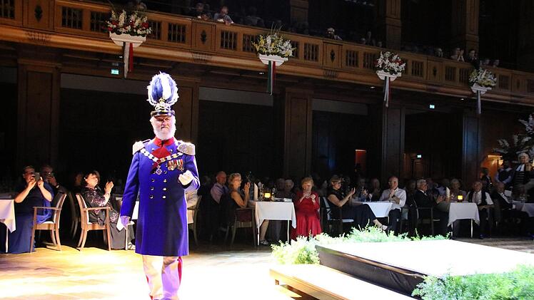 Eindrücke vom Rakoczy-Ball mit Gläser-Polonaise. Foto: Ralf Ruppert