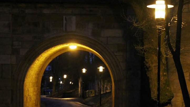 Dämmerungspaziergang durch Coburg. Hier die Allee.